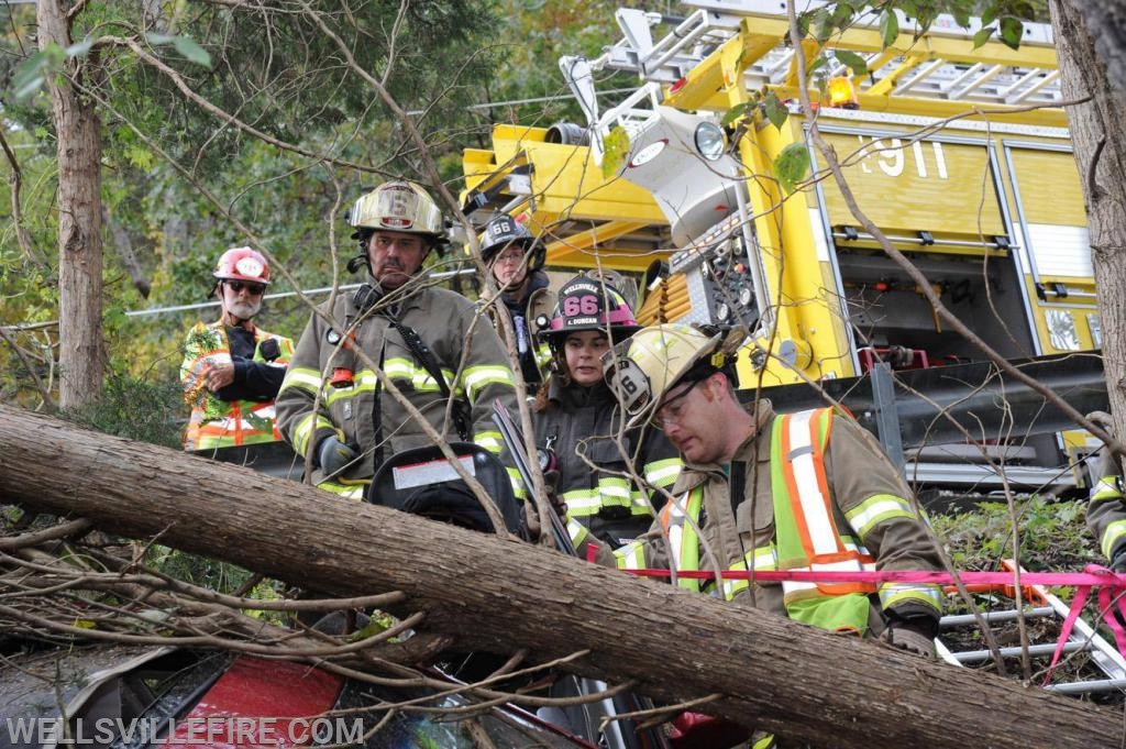 10/26/18 - MVA with entrapment on Alpine Road. Photos by Curt Werner